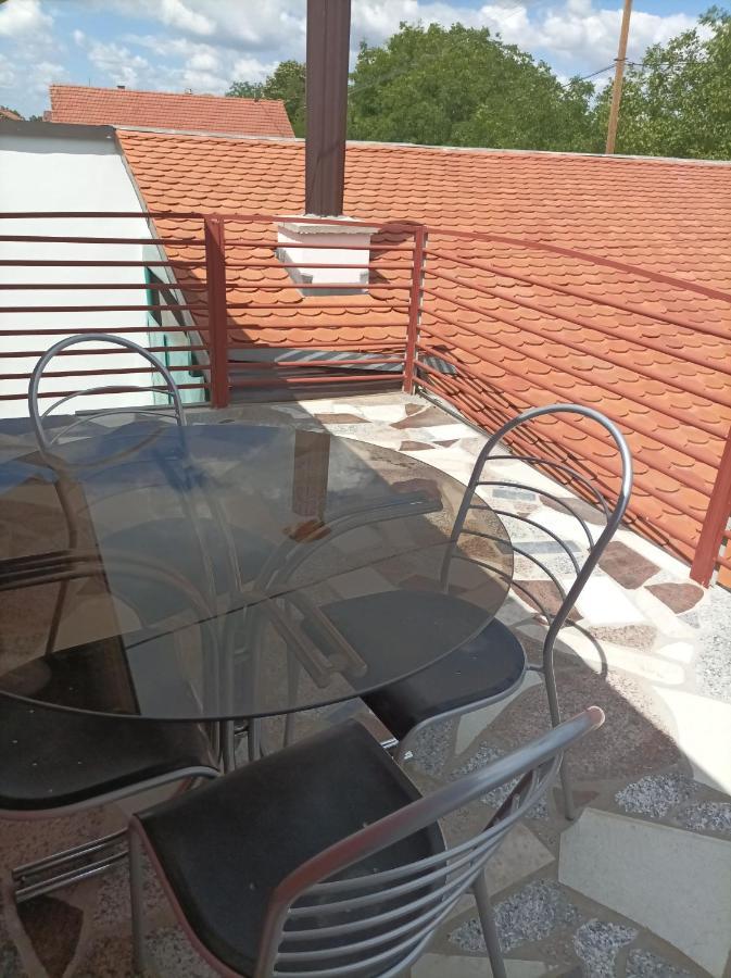 Hotel Arena Nikic Ossero Esterno foto